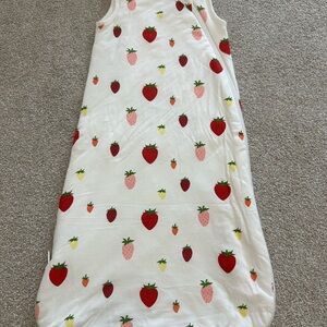 Kyte Baby 1.0TOG Sleep Bag in Strawberry, Size X-Small - VGUC
